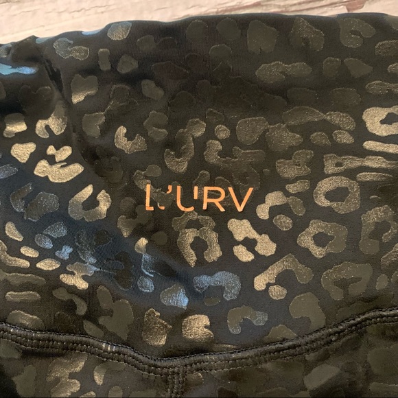L'urv animal print embossed leggings medium Black - Picture 8 of 10
